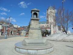 次は…メルヘン交差点を通過して