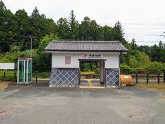 長篠城駅で降ります(^^)

わかっちゃいたけど、距離的にも時間的にも遠い…