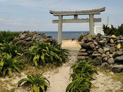 角島へ渡ったら　灯台へ行ってみます

灯台を上る前に公園をお散歩
