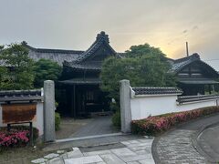 懇親会の時間となりました

会場は『鐘景閣』
ホテルからバスで２０分の郊外にあります



