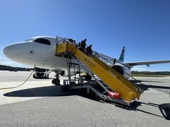 【BRA航空】

マルメ空港からストックホルム・ブロンマ空港まで
BRA航空を利用しました。
スウェーデンのリージョナルエアで、飛行機が小さかったです。
同じ路線がSAS便もありましたが、お値段が2倍～という感じだったので、BRA安くてお得です！