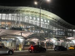 仙台空港に到着した時にはすっかり真っ暗。　