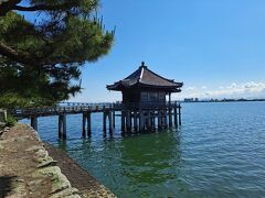 浮御堂(海門山満月寺)