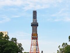 本日は「２０２４年　第３３回 ＹＯＳＡＫＯＩソーラン祭り」を見に行く気力もないので、近辺をウロウロしてホテルまで戻ることに。

遠くに「さっぽろテレビ塔」。ああ懐かし、、、