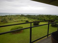 ２日目の朝
写真はちょうど7時くらい
超絶ビミョーな雲が広がっている・・・
旅行前にあれだけ見続けて祈ってきた天気予報は当てにならなかった