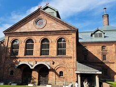 ＰＭ４時５分。
やっとこさ目的の「サッポロビール博物館」に到着。「苗場駅」から結構遠かった、、、

ちなみに、約２３年前の１度目の北海道（札幌）旅行では、「サッポロビール園」でジンギスカンを食べましたが、「サッポロビール博物館」は今回初めての訪問になります。
