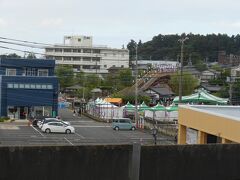 潮来駅のホームからです。
あやめ園は駅からすぐです。
今回平日の為、花嫁さんには会えず残念でした。
次回は舟にのりたいです。
