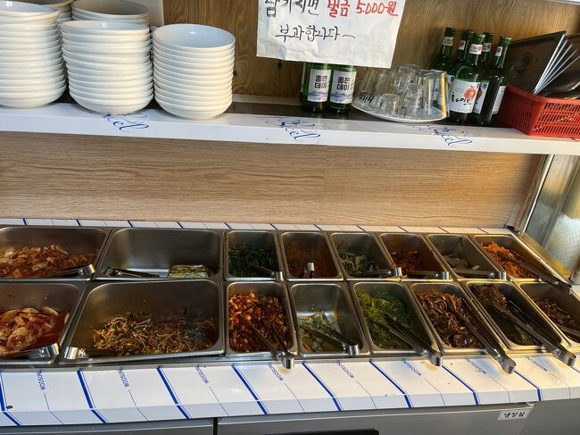 朝まだだったお店が空いてたのでお昼ご飯で食べました。ぱんちゃはセルフです