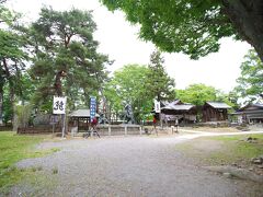 松代から長野市内中心に向かう途中に立ち寄った川中島古戦場跡。武田信玄と上杉謙信の銅像があります。