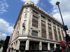 マークス&スペンサー

ホテル近くの店舗と違って
こちらは大きい店舗です

衣料品などもあってなんでも揃う
庶民的なスーパー

イギリスのイオン

