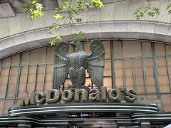 リベルダーデ広場の
世界1美しいマクドナルド

でも、私的にはハンガリーのブダペストが世界1だと
思います