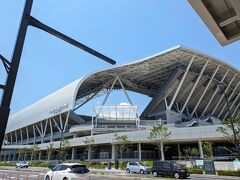 新しくできたサッカースタジアムは市内のど真ん中でマツダスタジアムと並ぶシンボルです