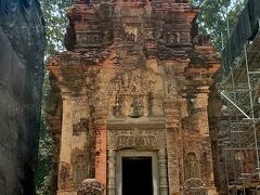 ふー、やっと到着。プリアコー。
「聖なる牛」という意味です。