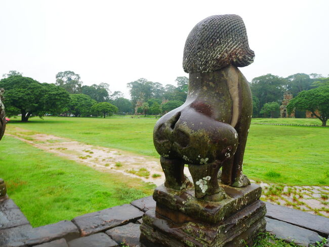 目の前の獅子像のプリケツが<br />かわいいんですけどー！！<br />（決して王様はそんな事思ってないはず）
