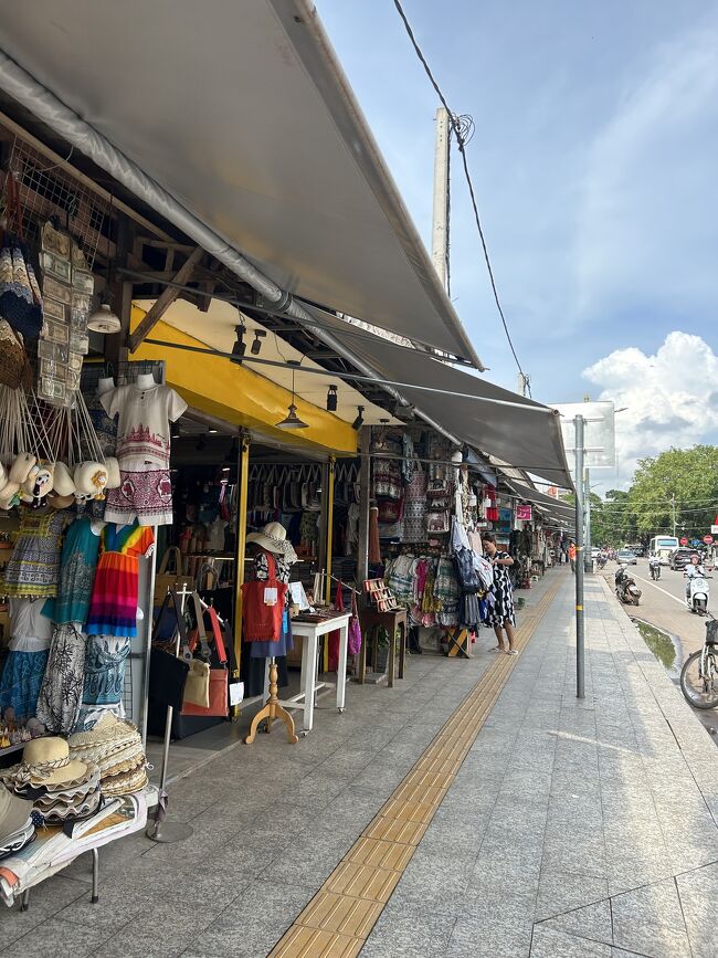 <br />その中で、<br />私がとても気に入って爆買いしたお店がこちら！<br /><br /><br />クルクメール　オールドマーケット店です。