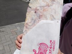 丸焼きたこせんべい江ノ島駅前店でたこせんべい
