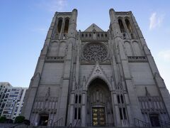 ノブヒルの頂上にあるグレース大聖堂