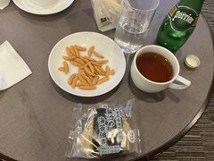 成田空港サクララウンジでひと休み。
伊丹と中部しか路線がありませんがサクララウンジがあります。