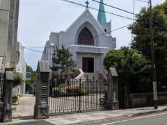 カトリック山手教会

閑静な住宅街&文教地区である山手本通りは、石畳の歩道までも高級イメージ。

