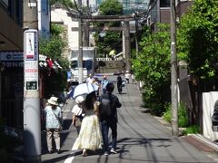 白山神社は駅を降りて数分の所。近い。