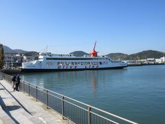 【15日目】11月5日（日）その2　快晴
高松港から小豆島フェリーで１時間で到着しました。

11:00　土庄港 (オリーブポートとのしょう)（小豆郡土庄町）