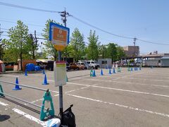 砺波駅．