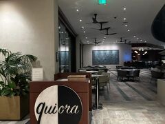 Quiora（キオラ）

本日のディナーです～
リッツ・カールトンワイキキ7階
(ダイヤモンドヘッドタワー)


壮大な景色が楽しめる屋外ダイニングで、田舎風のイタリア料理をご賞味ください。
月-土:11:30 ～ 15:30, 17:00 ～ 21:00
日:11:30 ～ 15:30, 17:30 ～ 21:00

