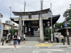レンタカーを借りたあとは、櫛田神社へ
夫が神社好きなのです