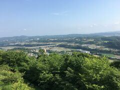 弘法山展望台

この景色を見るためにあの辛い道を登ってきたと思って感慨深い