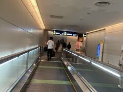 羽田空港第2ターミナル。
伊丹空港から約1時間程で到着しました。