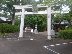 　次は磯良神社に行きました。
　磯良神社は御神水が『疣水』の名で広く世に知られており、疣・病気平癒祈願の神社として篤い崇敬を受けております。1669年（寛文9年）同神社が現在の地に御遷座され、旧社地に御分霊が祀られ今日に至ります。
