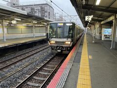 2024年6月21日（金）。
JRの関空快速で関西国際空港へ向かいます。