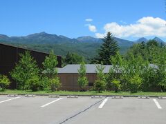 滞在先に向かう途中で立ち寄った、テラス蓼科から見た八ヶ岳の雄姿です。