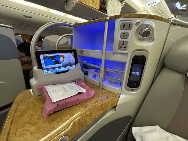 じょん様専用*エミレーツ航空ビジネスクラスブルガリアメニティ じょん様専用*エミレーツ航空ビジネスクラスブルガリアメニティ