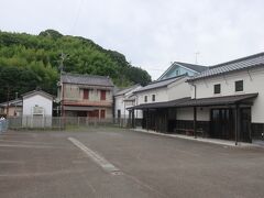 そのクローバー通りにあるヤマタケの蔵
材木商などを営んでいた内山家が明治前期から大正時代にかけて建造した蔵です