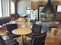 ビジターセンターの中に入るとちょっとしたスナック のお店がありました