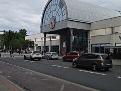 80番のバスに乘ってペトルジャルカ駅へ戻って来ました！