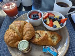 （６日目）
ザ ベランダで特典の無料朝食のコンチネンタル・ブレックファストをいただきます