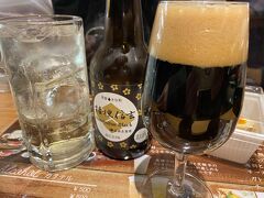 甲府へ戻って車を返した後、駅ナカの立ち飲みで一服。
ワインが湯飲みで提供されたり、氷を入れたカチ割りワインが飲めたりと、少し変わった飲み方ができる店でした。