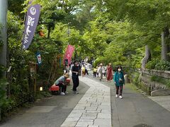さらに、深大寺参道を進みます。
