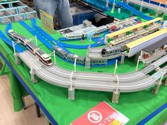 プラレールの展示がありました。
車両を見ると、小田急と京王の車両がいっぱい。