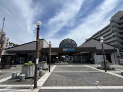 次に唐木田駅へ。
現在の終点です。
唐木田行きの電車を見て、「え、それどこ!?　これ乗って大丈夫？」と思った人もいらっしゃるでしょう。
どうしても知名度では多摩センターより低いですよね。
行政区分では東京都多摩市。

小田急多摩センターから一駅延長される形で、1990年（平成2年）3月27日開業。