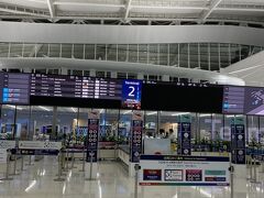 【本編】木曜の夕方在宅勤務を終え、夜の羽田空港へ。T2はガラガラでした。
