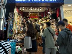 「Elegant Tang Dynasty 錦綉唐朝」尖沙咀店9:00～23:00

MTRの駅名マグネットや香港柄のエコバッグを売っているのをinstagramで見つけて、行ってみたかったお土産屋さん
マグネットを数個買う予定ではいましたが…