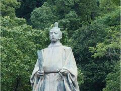 島津三公像