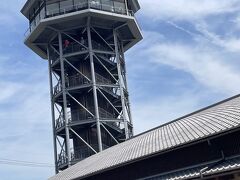 さくらであい館と展望塔。入ったことはないです。