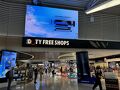 ホテルを４時に出発し、アテネ空港へ　搭乗手続き　荷物検査も比較的スムーズに終え