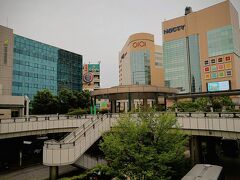 さて 本日の目的地・駅前の丸井へ。。