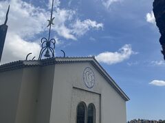 バス停からちんたら歩くこと20分くらい、
やったー！着きました！
マティスの作った礼拝堂、The Rosary Chapelです！