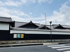 当初、こちらの松江歴史館内にあるカフェで点茶体験をしようと思っていたのですが、月曜お休みでした。

後ほど別のお店に伺います。